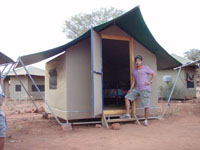 Kings Canyon tent accommodation on tour